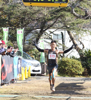 28kmの部に優勝したのは秋元佑介さん。2時間29分39秒でした