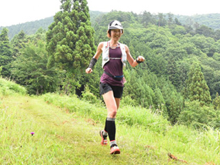 最初のピーク「八重山」や「能岳」を越えると気持ちのよい下りに