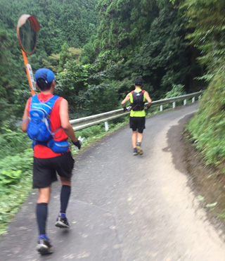 ロードの下りは、仲間と揃って気持ちよく走れた！