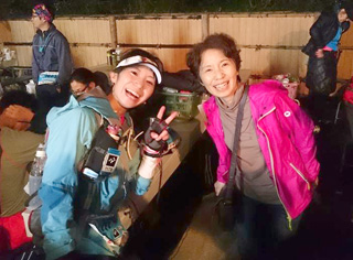 渡辺さんのサポートにはご両親も。お母さん手作りのお粥が復活の力に!!