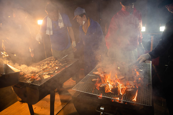 アフターパーティーではみんなで焼肉に舌鼓！