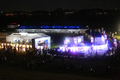 提灯の明かりが照らすフィニッシュゲートに辿り着こう！