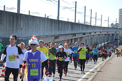 「大会100撰」入選の人気大会。坂があっても緩やかです