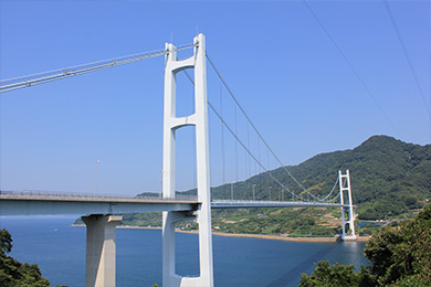 一番のアップダウンがある「豊島大橋」。景色の良さで乗り越えられるはず！