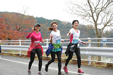 自然豊かな丹沢湖を舞台に、今年はハーフ、10km、5kmで開催