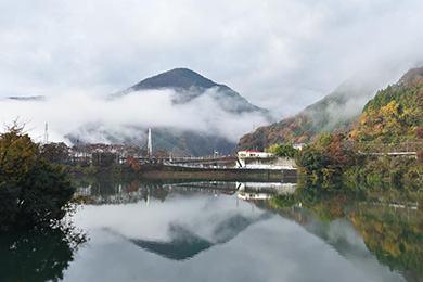 開催される11月下旬は紅葉真っ盛り