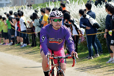 日本競輪選手会 神奈川支部のみなさんがランナーを先導します！