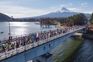 河口湖大橋から見る富士の絶景