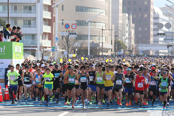 北九州市役所前をスタート！