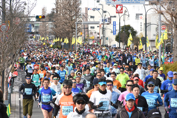 昨年はフルマラソンに約1万4,000人、10kmに約7000人が出場