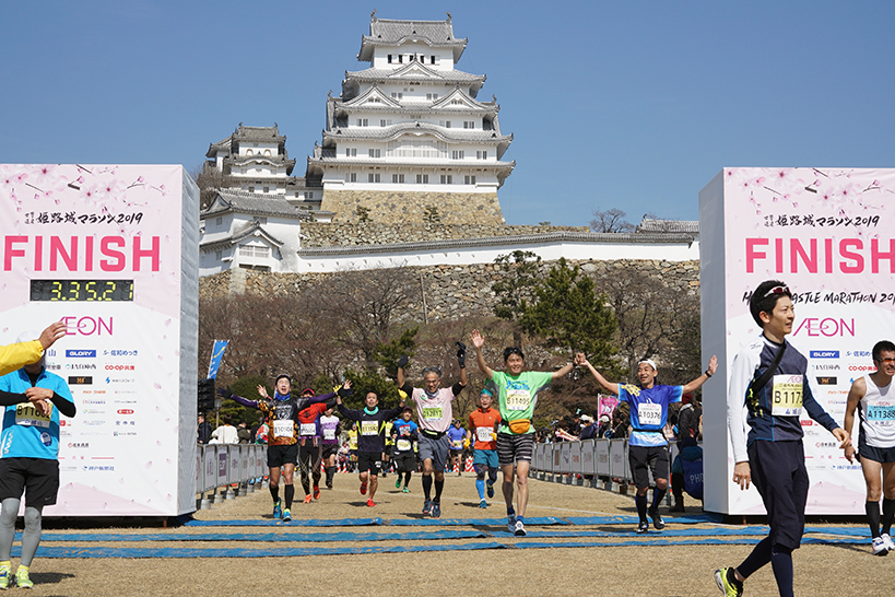 法隆寺とともに日本初の世界文化遺産に登録された美しい白漆喰の姫路城
