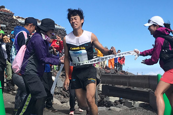 【大会速報】第71回富士登山競走　山頂コース男子は五郎谷俊選手、女子は吉住友里選手が優勝！
