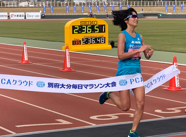 女子優勝の山口遥選手は奈良マラソンに続くMCC大会の勝利となった