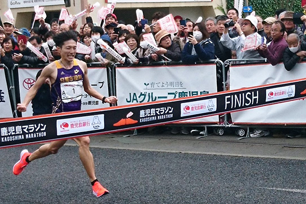 鹿児島マラソン　公務員ランナー飛松佑輔選手（日置市役所）が大会新記録で3連覇達成