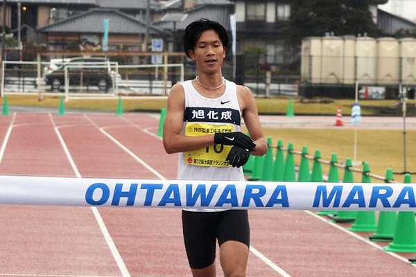 フルマラソン男子優勝・有村選手