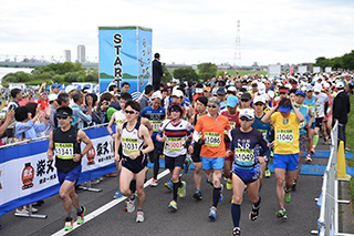 6時30分からのウエーブスタートでレースが開始