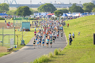 【週刊ランナーズ】「ビルを数える」「家族を思い出す」 柴又100K完走者の心が折れなかった秘訣