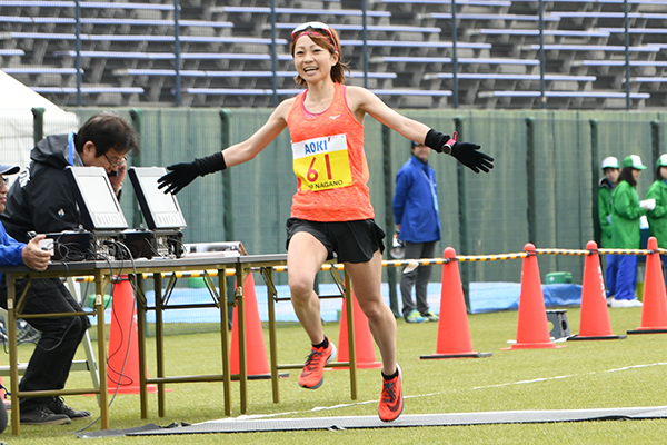 【週刊ランナーズ】長野マラソンで日本人トップ（5位）の木下裕美子さん 「父の手作りコース」で始めたクロカン練習を20年継続