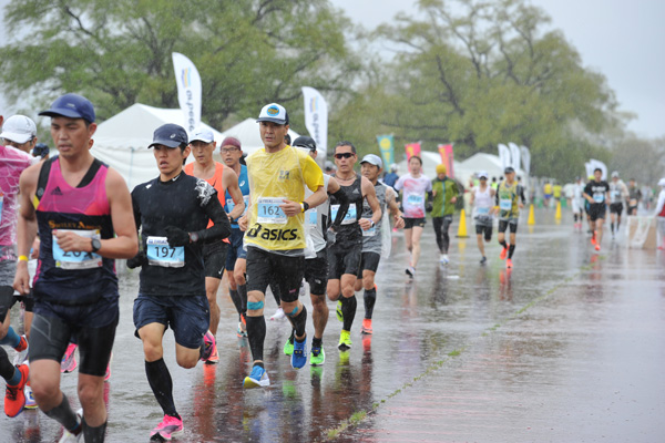 【週刊ランナーズ】ランナーは「大雨強風」にも負けない！　静岡・大井川 Trial Marathon