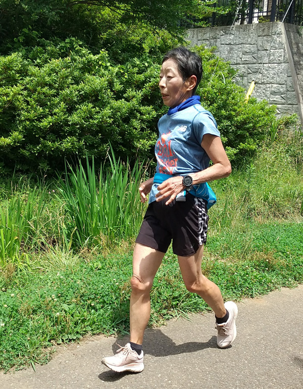 TATTAサタデーランで10kmを走る伊藤美知子さん
