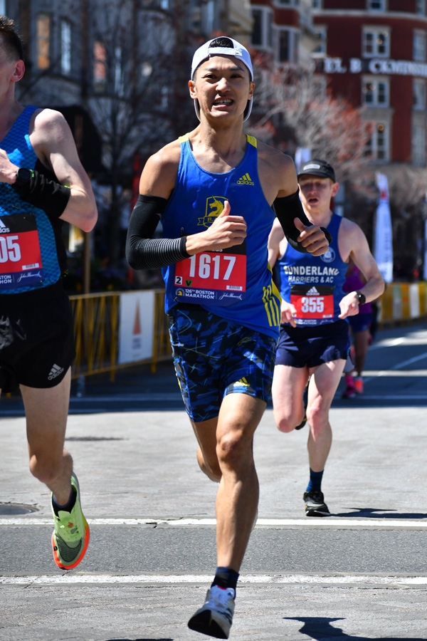 今年のボストンマラソンで力走する榊原さん