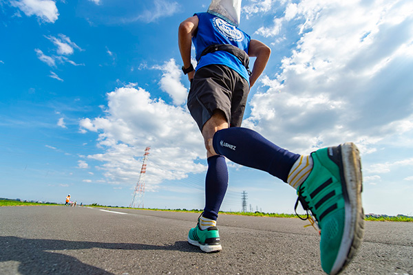 【月間100kmでフル完走 02】練習頻度と時間で変わる、ランニングを生活化する4パターン