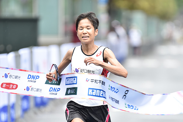 北海道マラソンの女子は市民ランナーが優勝!!　30℃超えの気温で完走率は81％