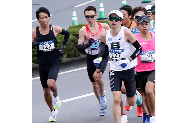 別府大分マラソンで46歳のブラインドランナー・和田伸也さんが2時間23分27秒の世界新記録