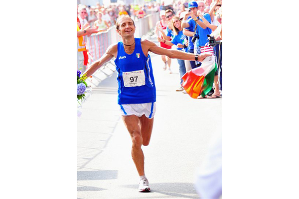 100km世界選手権3度優勝　イタリアのレジェンドランナーは52歳の今も年間45レース出場「全て全力で走るのが信条」