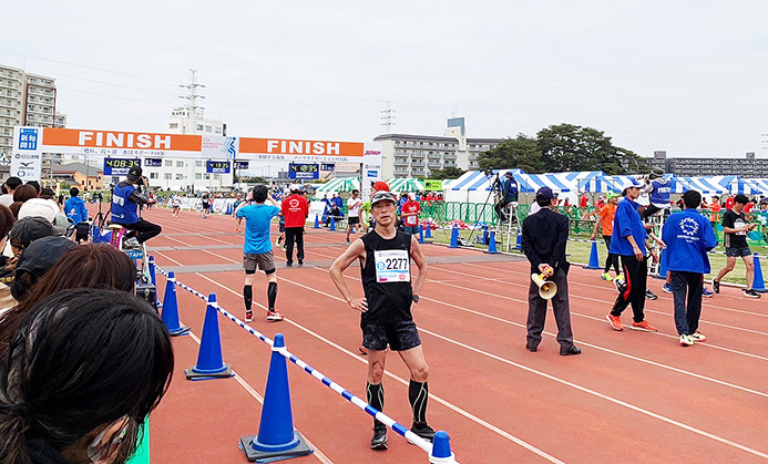 なんとかたどり着けたフィニッシュ地点。笑顔も消え、へろへろの状態