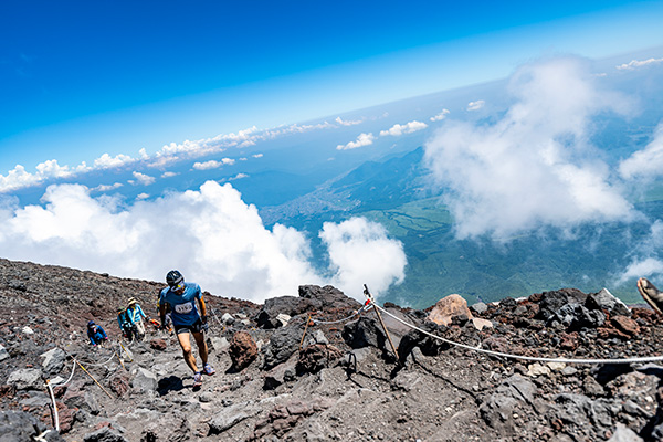 富士登山競走の大会記録保持者からアドバイス「厚底シューズはNG！？」「日焼け対策を万全に！」