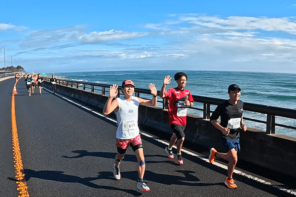 青空、坂道、太平洋！　記念すべき第1回大会「ひたちシーサイドマラソン」が開催