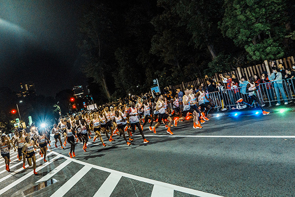 「まるでお祭り」のナイトレース! 5km日本新の太田智樹選手は「トラックより走りやすかった」