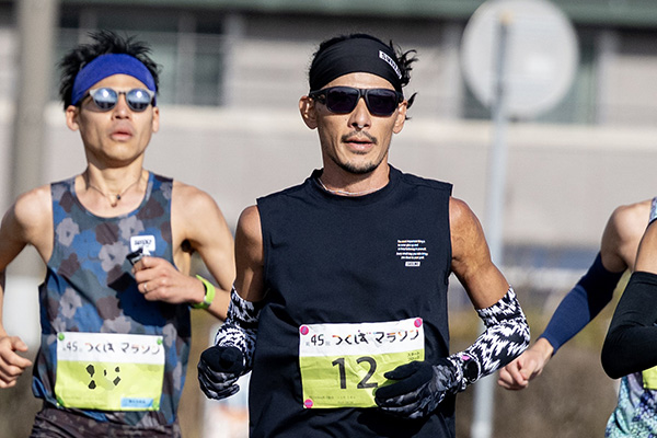 つくばマラソン準優勝者は45歳で2時間19分　「通勤時の階段で片脚立ち」