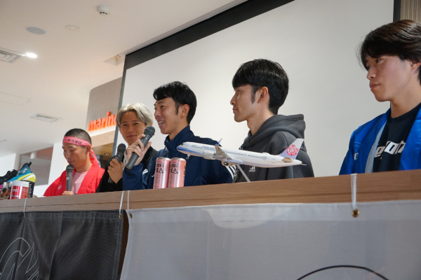 2時間14分のベストを目指す東大卒実業団コーチ 「速くなるには距離が重要。今は移動時も走っています」