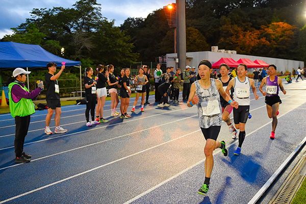 「800m」だけで数百人! 「1000m選手権」も! 中距離に特化したレースが盛況