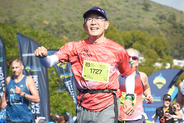 マラソン年代別世界選手権2連覇の75歳　「サブスリーもしたことのない自分が世界一になれるとは夢みたいです」