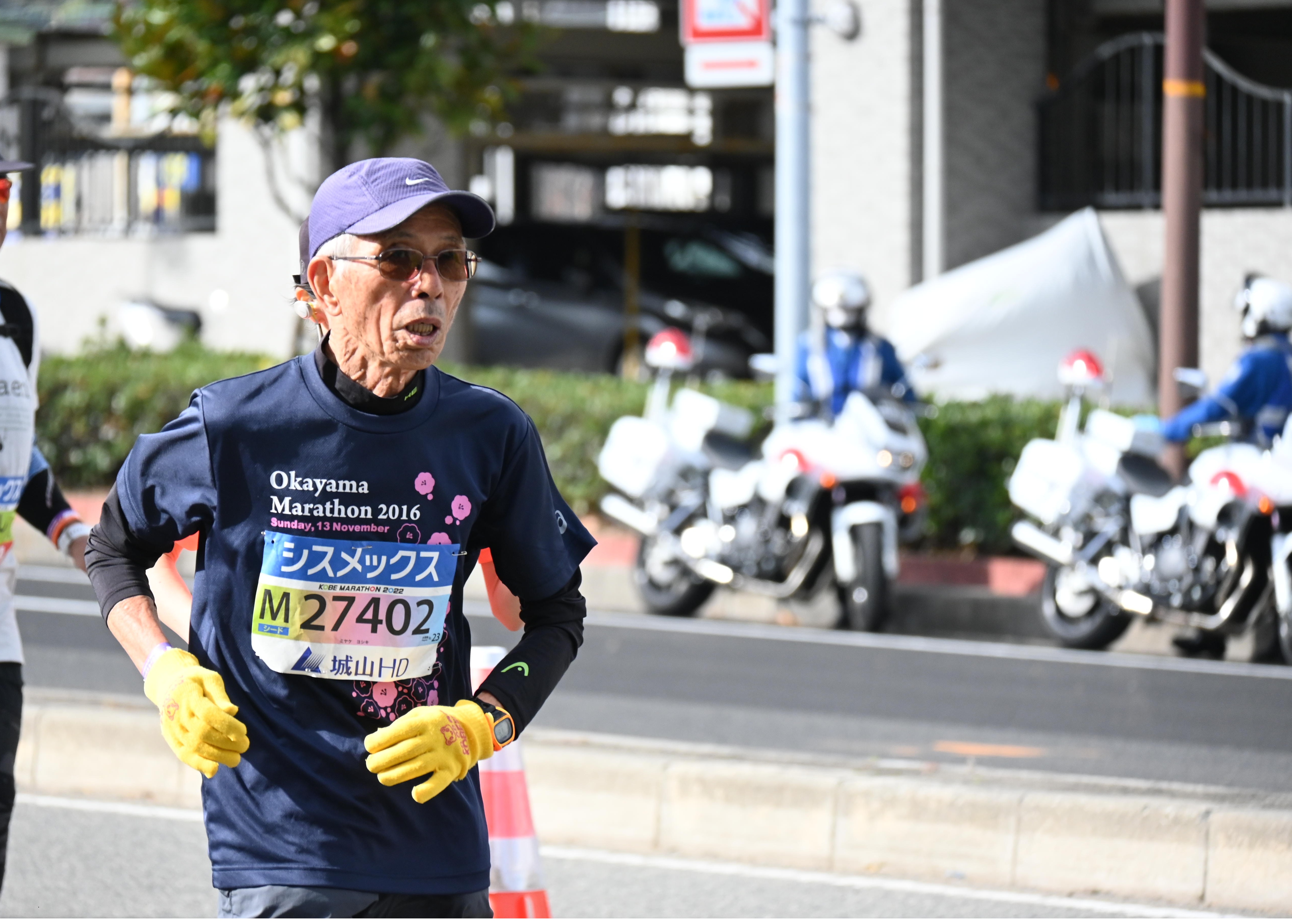 神戸マラソンを走る三宅さん（写真は22年大会）