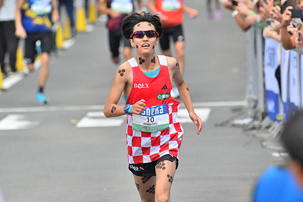 北海道マラソン9位・吉田響選手は「脚がパンパンになってしまった。今度こそパワーアップした姿をお見せしたい」
