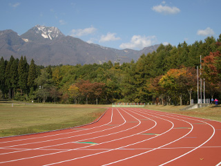 風がさわやかな標高600mの妙高高原スポーツ公園グラウンド