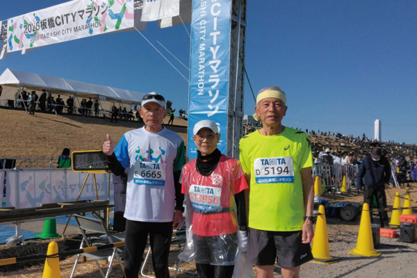 『引退するつもりだった』84歳の姉を弟が口説いてギネス挑戦へ。平均80歳超えきょうだいのマラソン完走の舞台裏